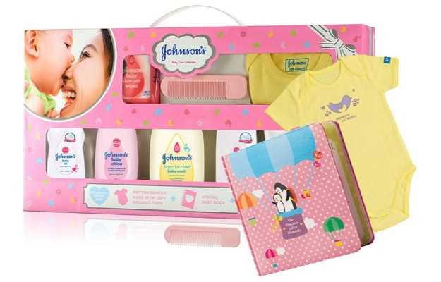 Johnsons Baby Care Collection Gift Box with Organic Cotton Bib 10 Gift Items